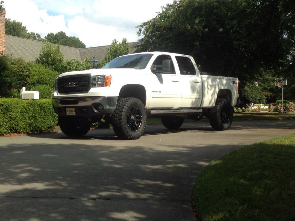 Pic Request: Lml Lifted With 20x12 Wheels 